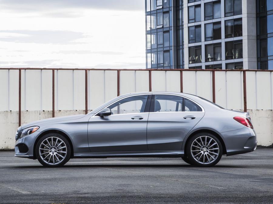  Mercedes-Benz C300 4Matic AMG Line 2015 года  (US) (фото 4 из 23)